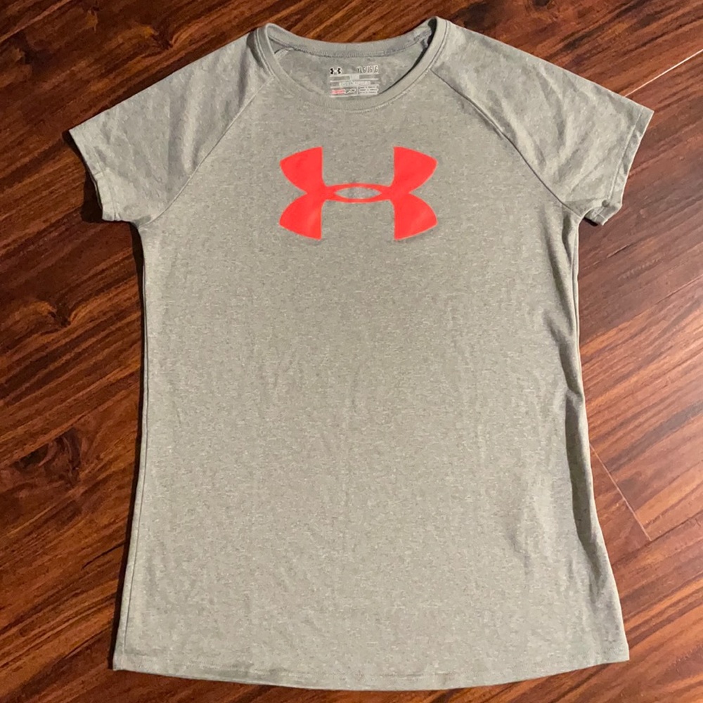 Under Armour Heatgear Tee. Girls Size YLG